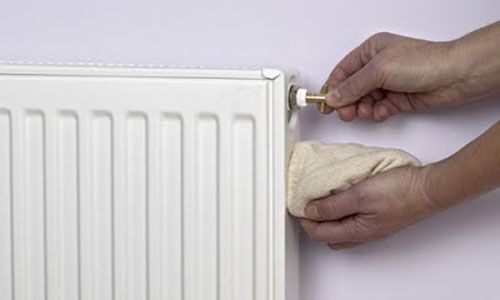How to keep your home warm by bleeding radiator